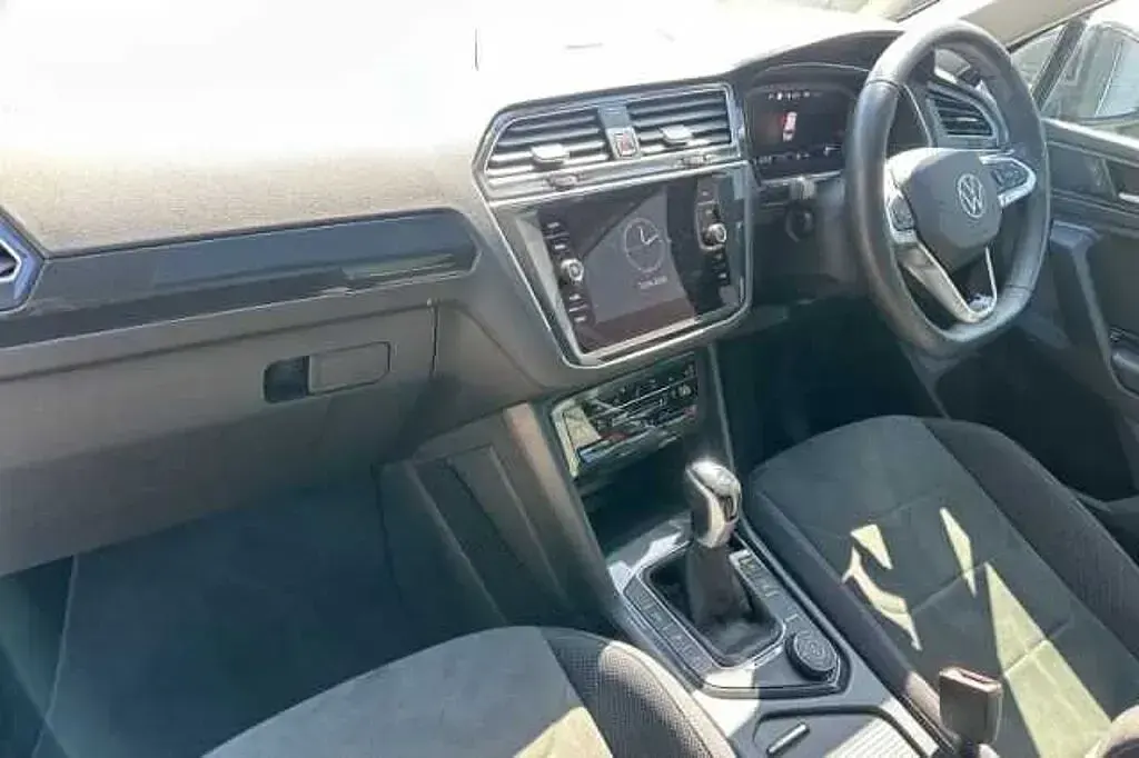 Used VW Tiguan Elegance 150 HP (110 kW) 2023 Grey SUV