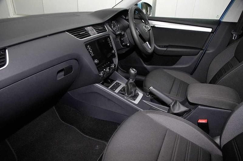 Used Skoda Octavia 110 HP (80 kW) 2018 Denim blue metallic Hatchback