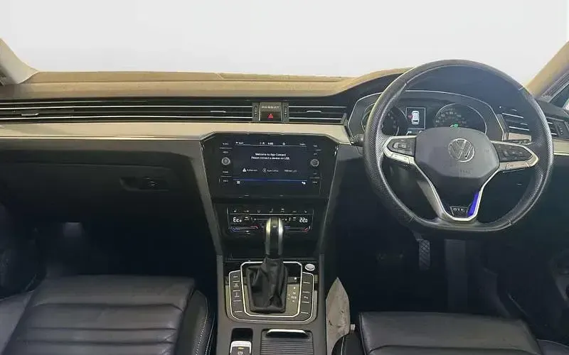 Used VW Passat GTE 218 HP (160 kW) 2023 Grey Estate