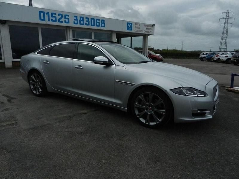 Used Jaguar XJ Portfolio 340 HP (250 kW) 2017 Silver Sedan