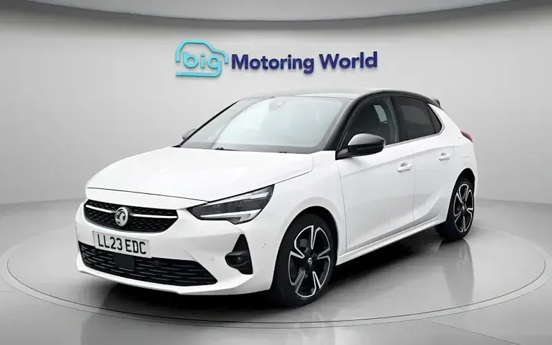 Used Vauxhall Corsa Ultimate 131 HP (96 kW) 2023 White Hatchback