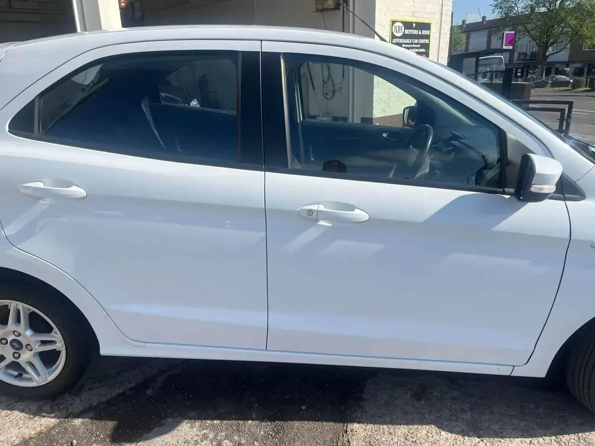 Used Ford Ka Plus Zetec 85 HP (62 kW) 2017 White Hatchback