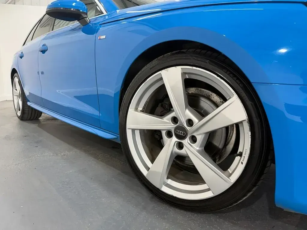 Used Audi A4 S-Line 136 HP (100 kW) 2020 Blue Estate