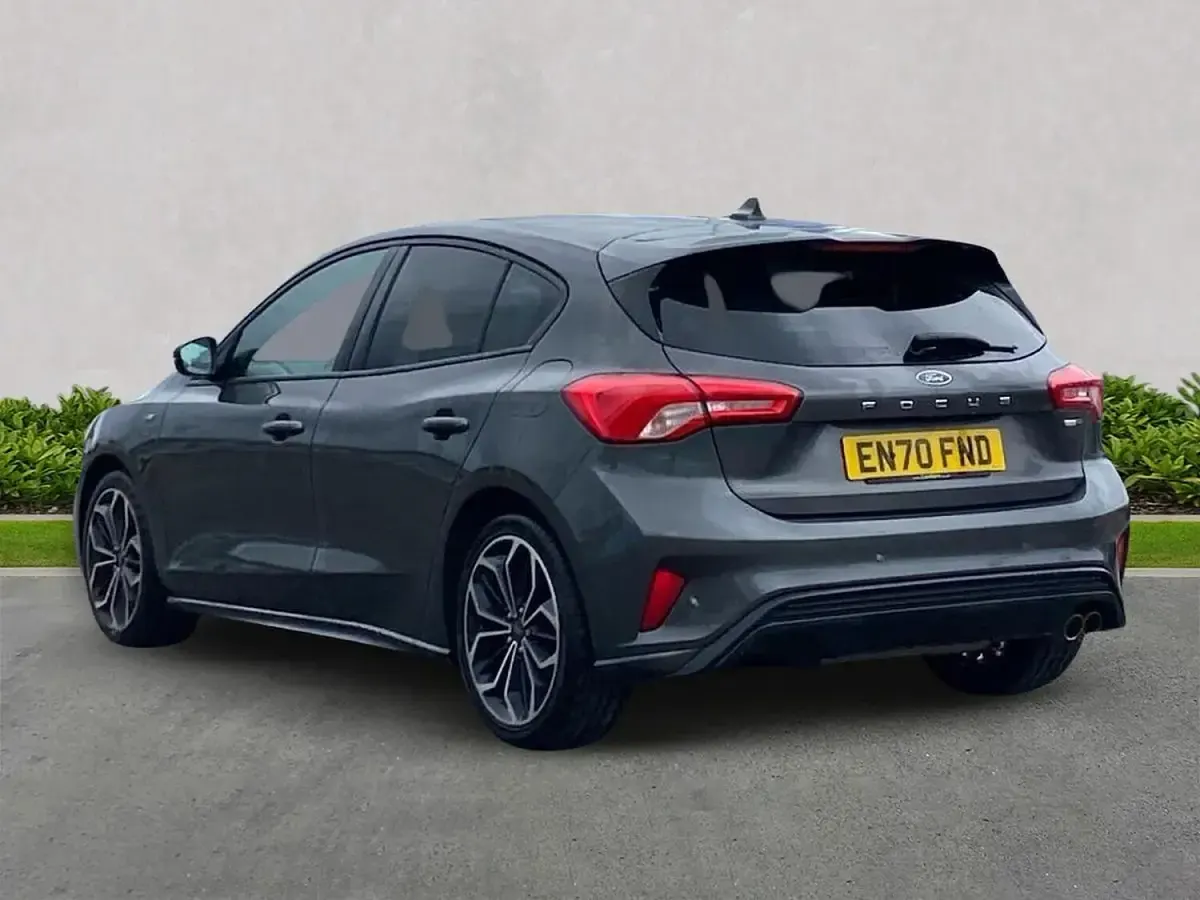 Used Ford Focus ST-Line X 125 HP (91 kW) 2021 Grey Hatchback