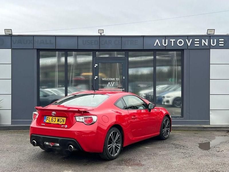 Used Toyota GT86 GT 200 HP (147 kW) 2013 Red Coupe