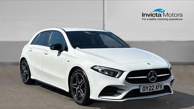 Used Mercedes A180 Executive 136 HP (100 kW) 2022 White Hatchback