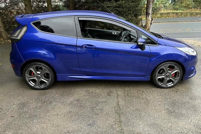 Used Ford Fiesta ST 2016 Blue Hatchback