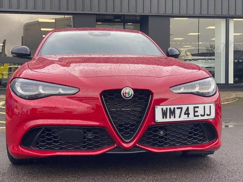 Used Alfa Romeo Giulia Veloce 276 HP (202 kW) 2024 Red Sedan