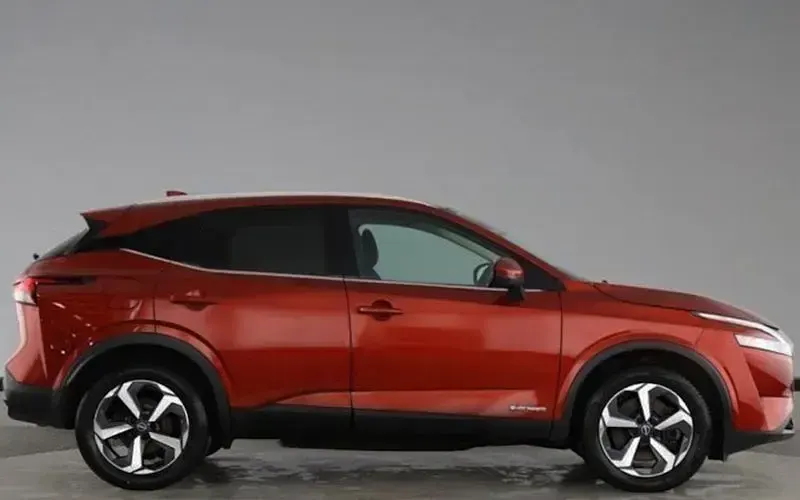 Used Nissan Qashqai N-Connecta 190 HP (139 kW) 2023 Red SUV