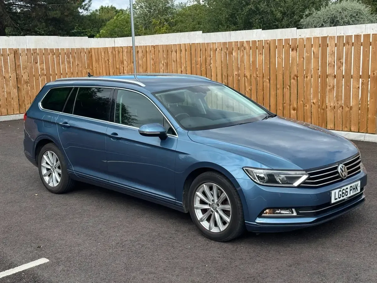 Used VW Passat Business 150 HP (110 kW) 2016 Blue Estate