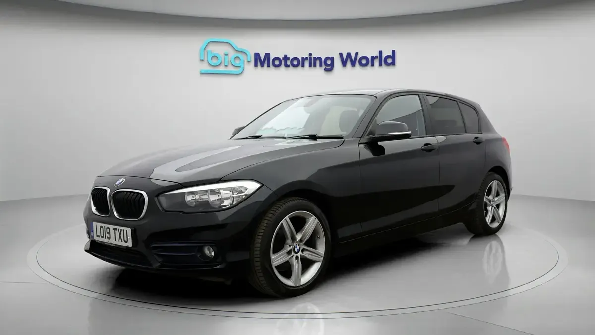 Used BMW 118 Sport Line 134 HP (98 kW) 2019 Black Hatchback