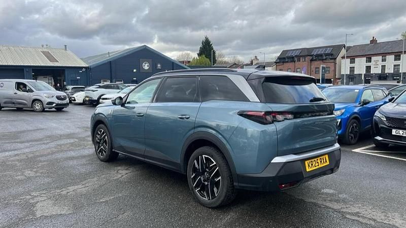 Used Peugeot 5008 GT 134 HP (98 kW) 2025 Blue SUV