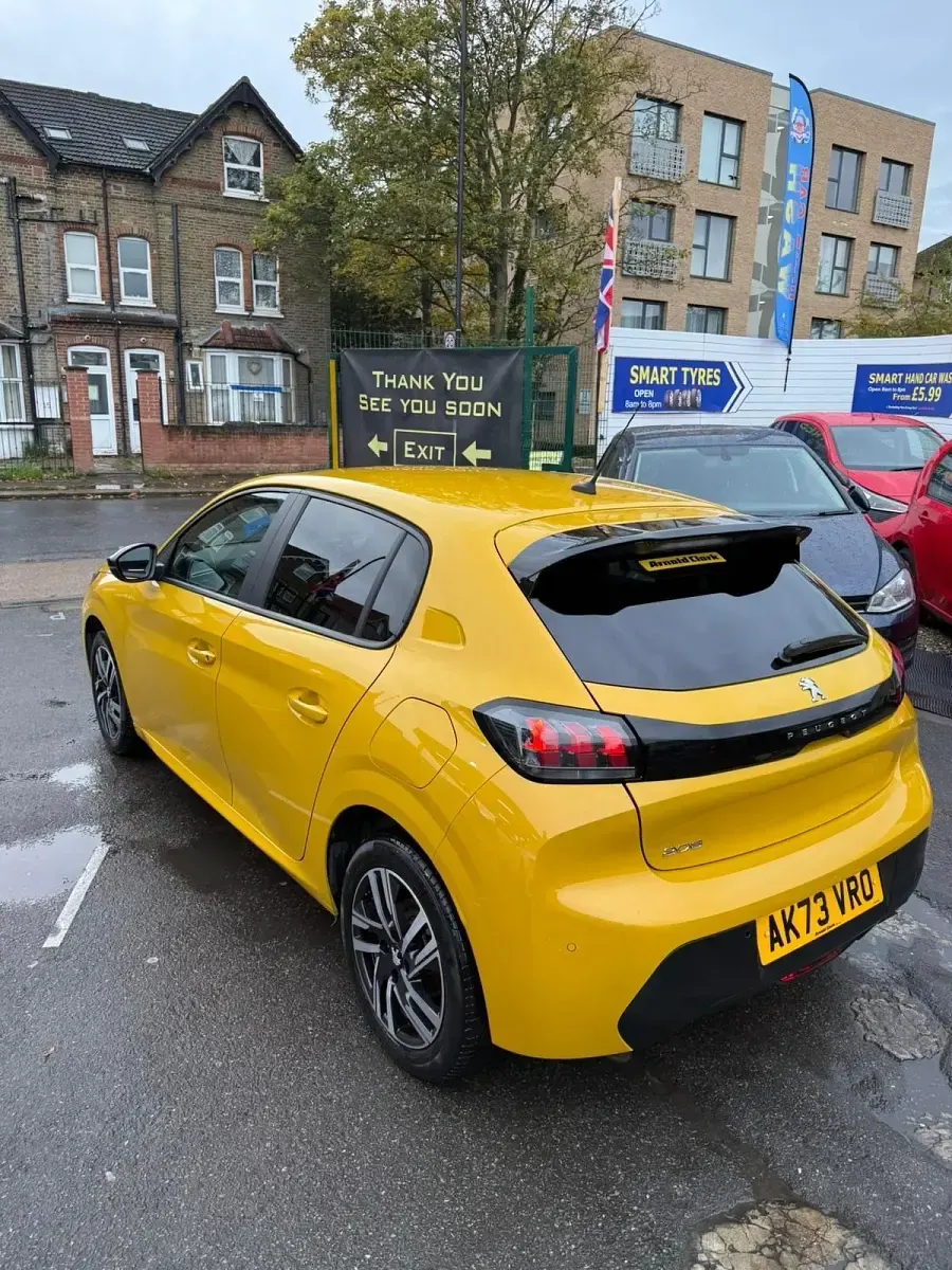 Gebraucht Peugeot 208 Active+ 2023 Gelb Kleinwagen