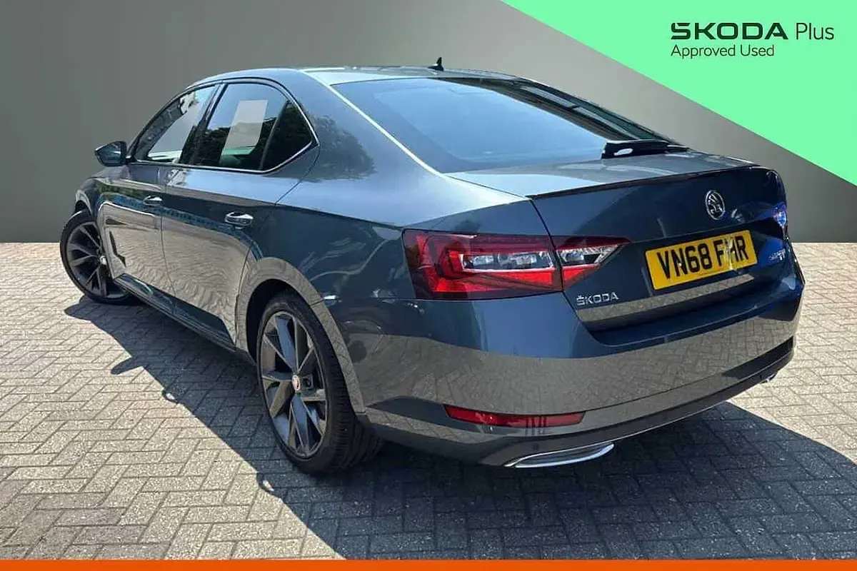 Used Skoda Superb 110 HP (80 kW) 2018 Quartz grey metallic Hatchback