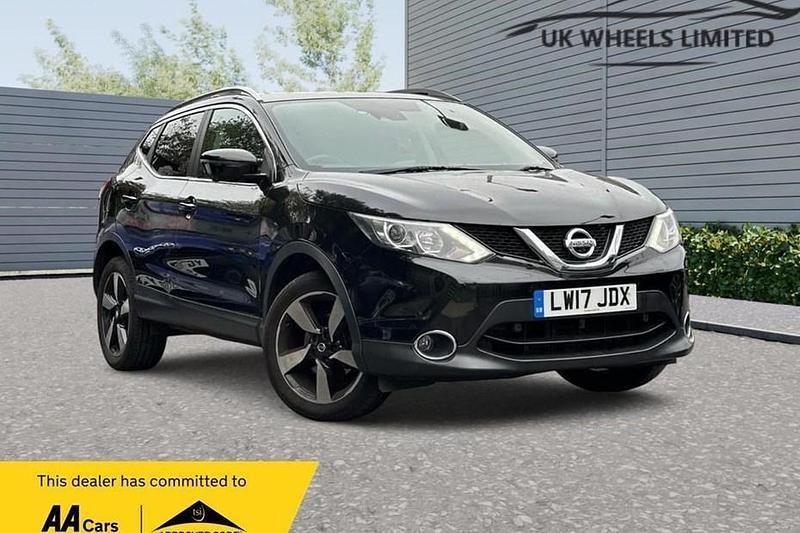 Black Used 2017 Nissan Qashqai N-Connecta SUV | £9,990 (Super price) - Image 1/1