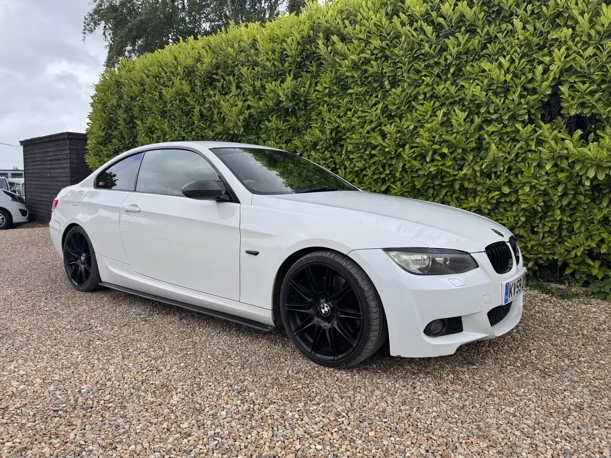 Used BMW 330 M Sport 2009 White Coupe