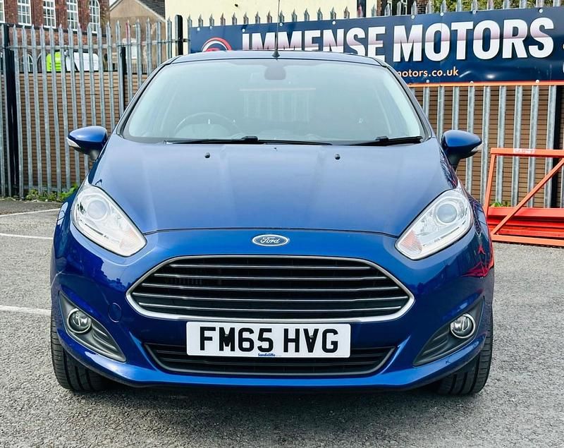 Usado Ford Fiesta Titanium 2016 Azul Citadino
