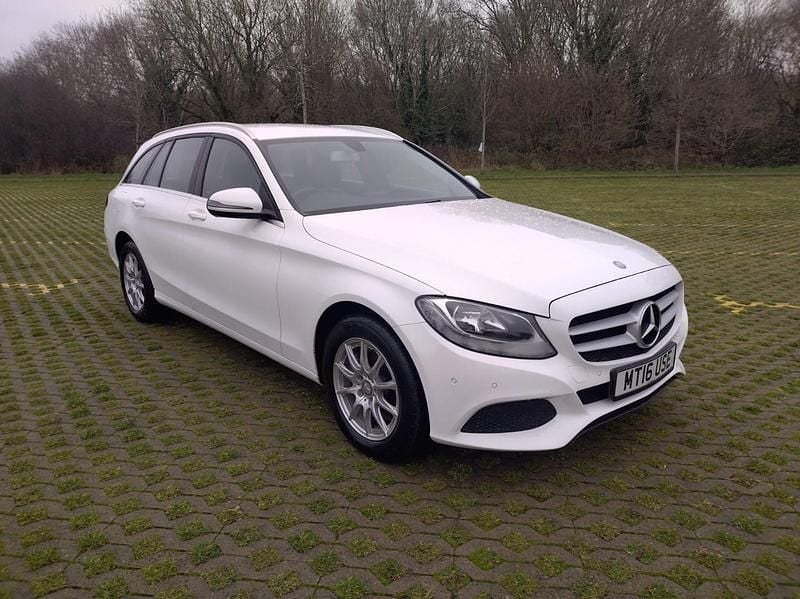 Used Mercedes C220 Executive 2016 White Estate