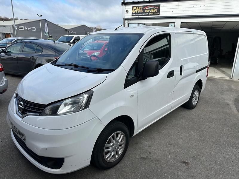 Used Nissan NV200 Tekna 2018 White MPV