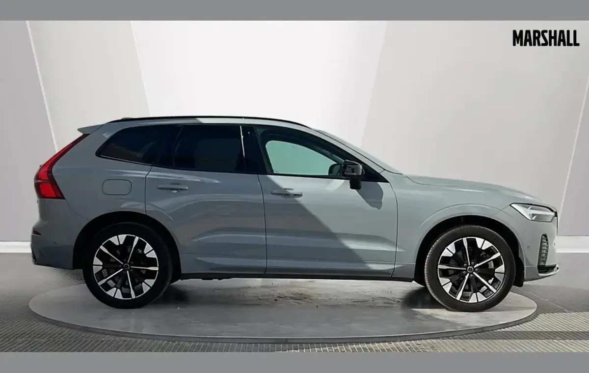Used Volvo XC60 Plus 247 HP (181 kW) 2025 Grey SUV