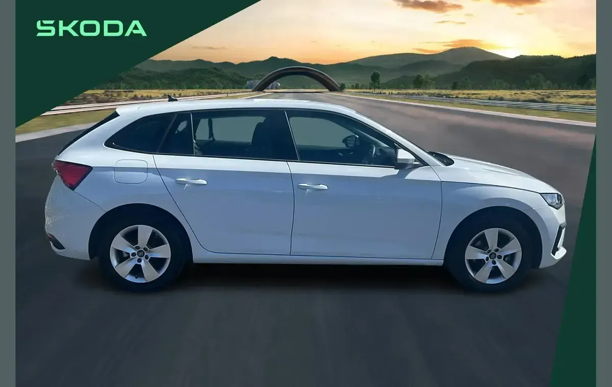 Used Skoda Scala SE 115 HP (84 kW) 2025 White Hatchback