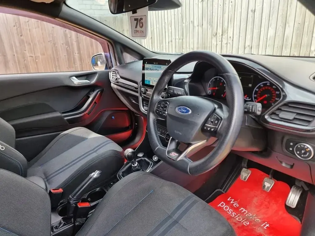 Begagnad Ford Fiesta ST 200 HK (147 kW) 2018 Blå Halvkombi