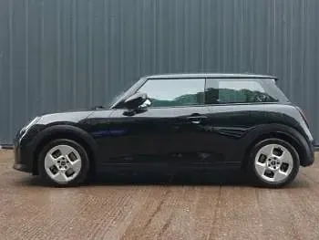 Used Mini Cooper Classic 156 HP (114 kW) 2024 Black Hatchback