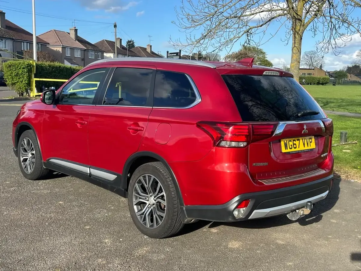 Used Mitsubishi Outlander 147 HP (108 kW) 2018 Red SUV