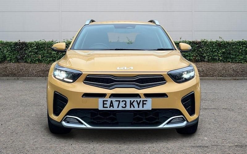 Used Kia Stonic GT-Line 101 HP (74 kW) 2023 Yellow SUV