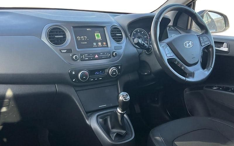 Used Hyundai i10 Premium SE 88 HP (64 kW) 2020 Hatchback