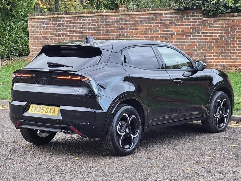 Used Alfa Romeo Junior 134 HP (98 kW) 2025 Black SUV