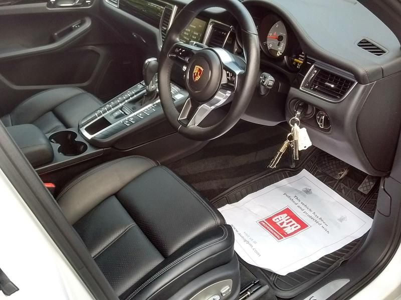 Used Porsche Macan S 258 HP (189 kW) 2014 White SUV