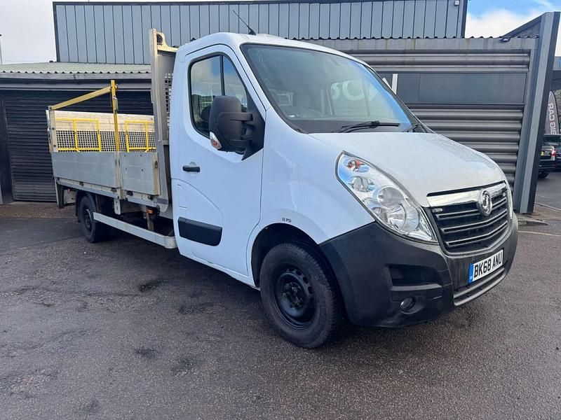 Used Vauxhall Movano 130 HP (95 kW) 2018 White MPV