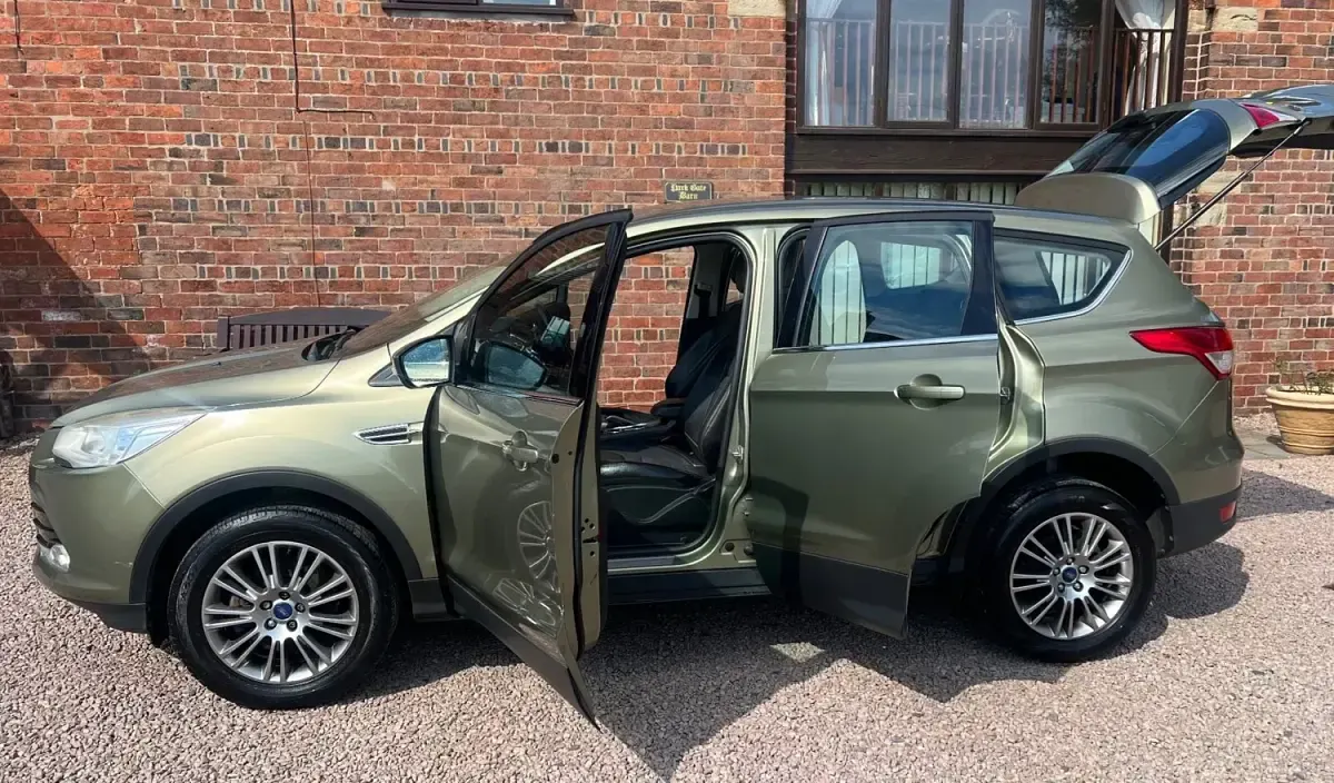 Używany Ford Kuga Titanium 140 KM (102 kW) 2014 Zielony SUV