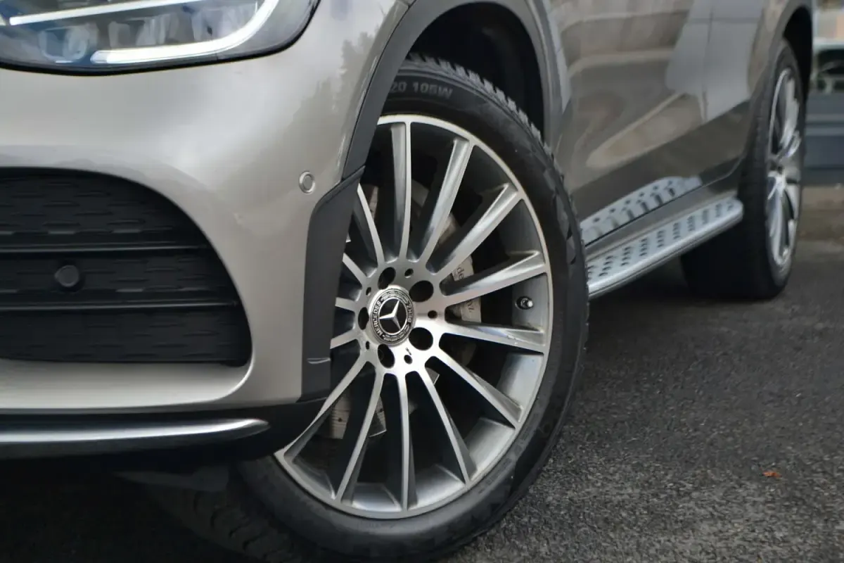 Second-hand Mercedes GLC220 AMG Line Premium 2022 Argintiu SUV