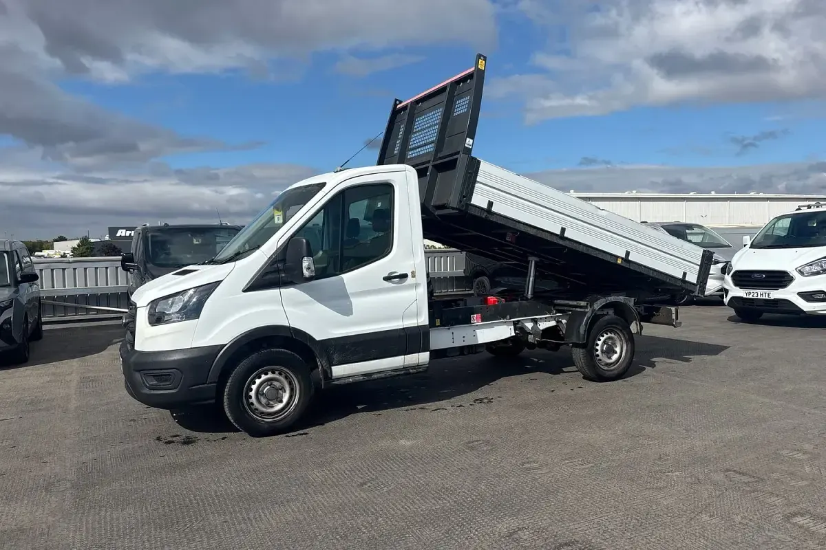 Used Ford Transit Trend 130 HP (95 kW) 2024 Frozen white Van