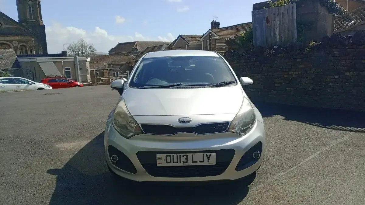 Used Kia Rio 109 HP (80 kW) 2013 Silver Hatchback