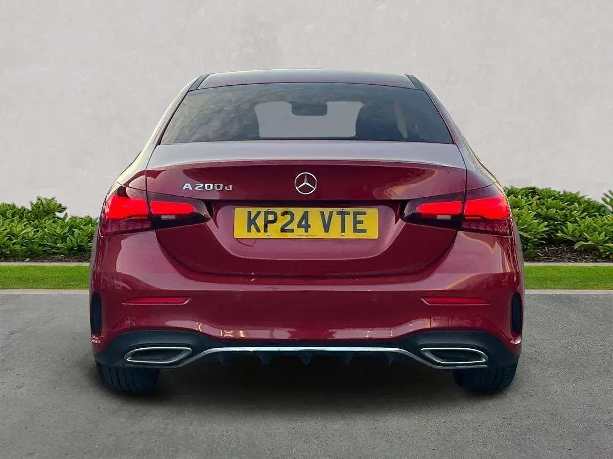 Usado Mercedes A200 Executive 2024 Rojo Berlina