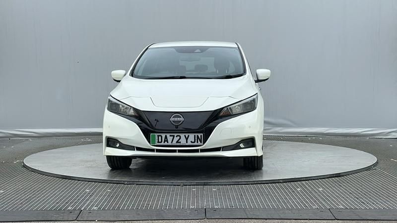 Used Nissan Leaf N-Connecta 110 kW (150 HP) 2022 White Hatchback