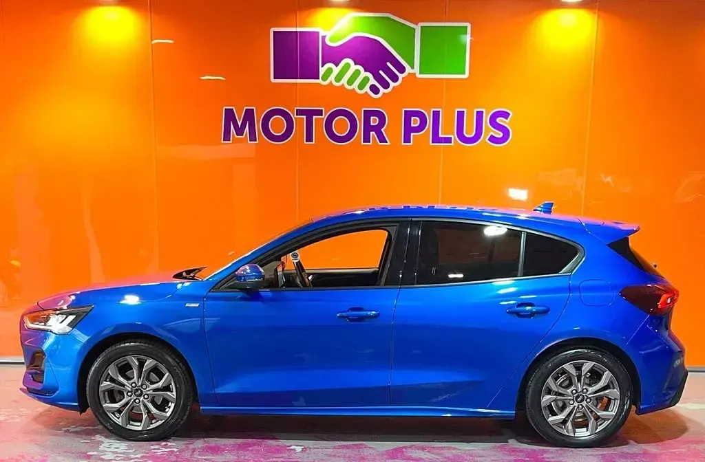 Used Ford Focus ST-Line 155 HP (114 kW) 2022 Blue Hatchback