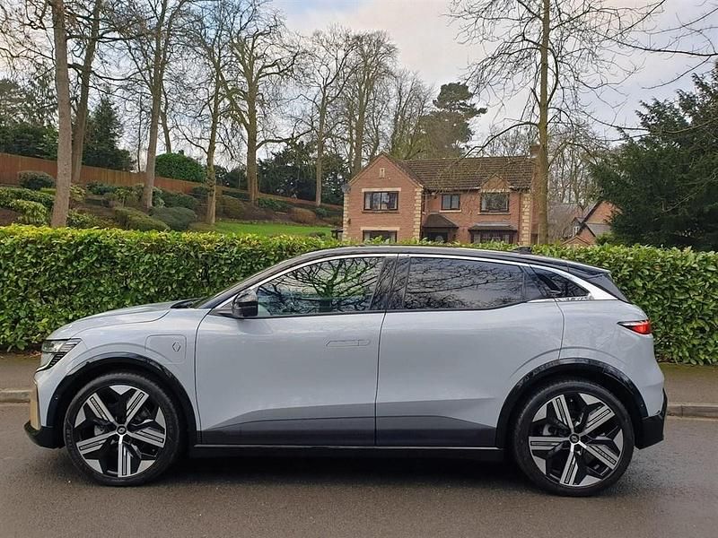 Used Renault Mégane IV Iconic 2024 Grey Hatchback