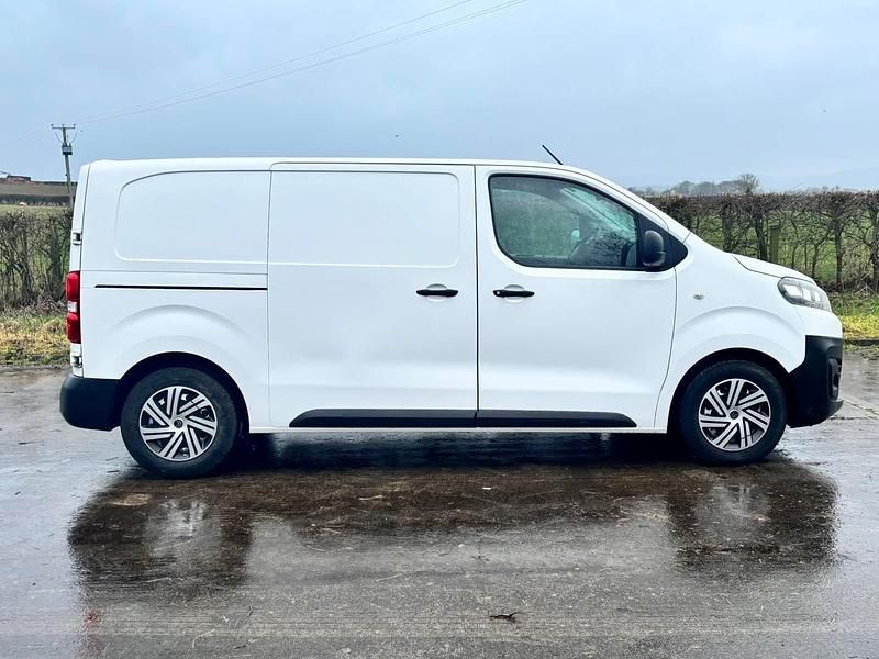 Używany Citroën Dispatch 100 KM (73 kW) 2019 Biały Minivan