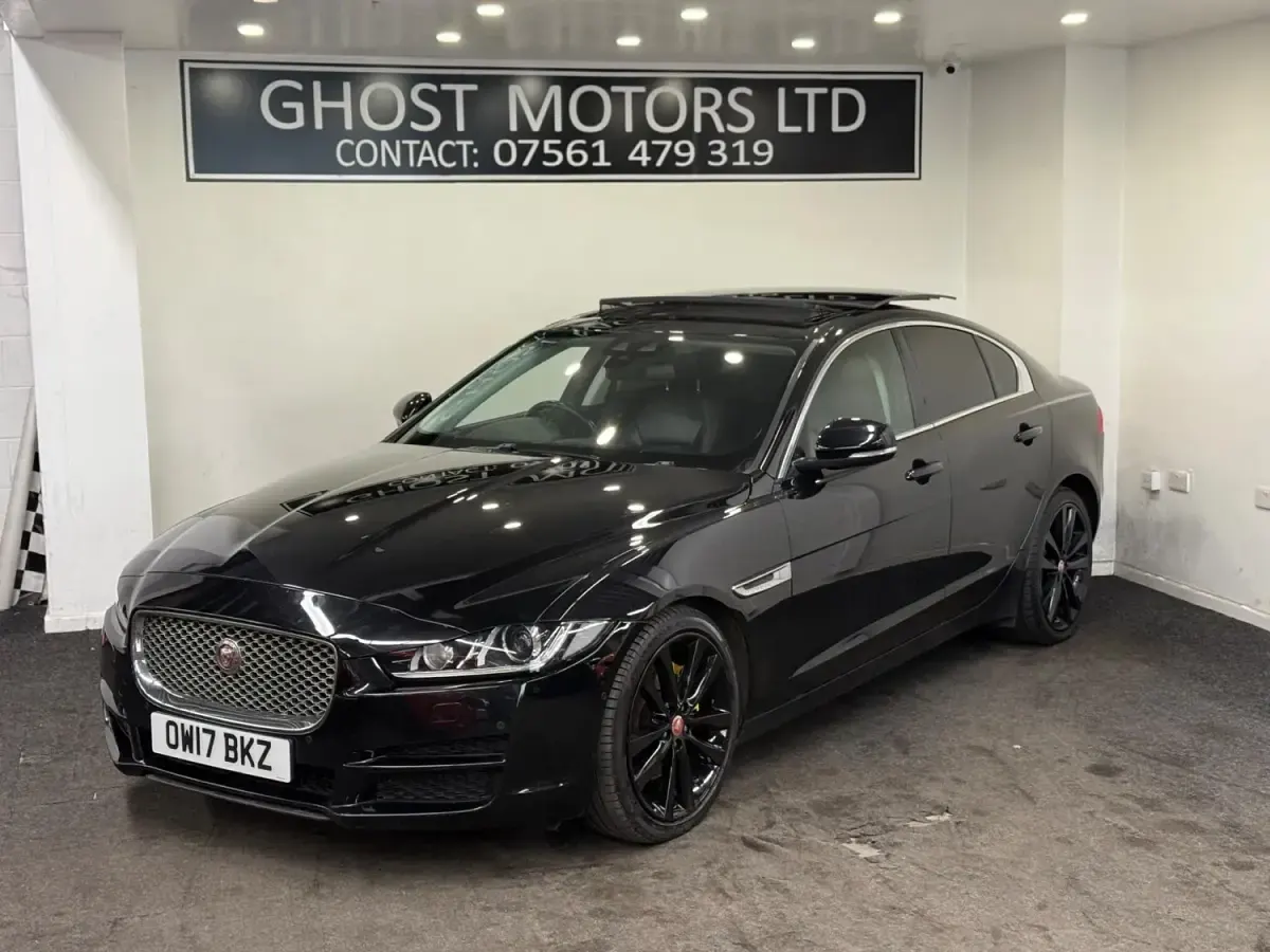 Gebraucht Jaguar XE Portfolio 180 PS (132 kW) 2017 Schwarz Limousine