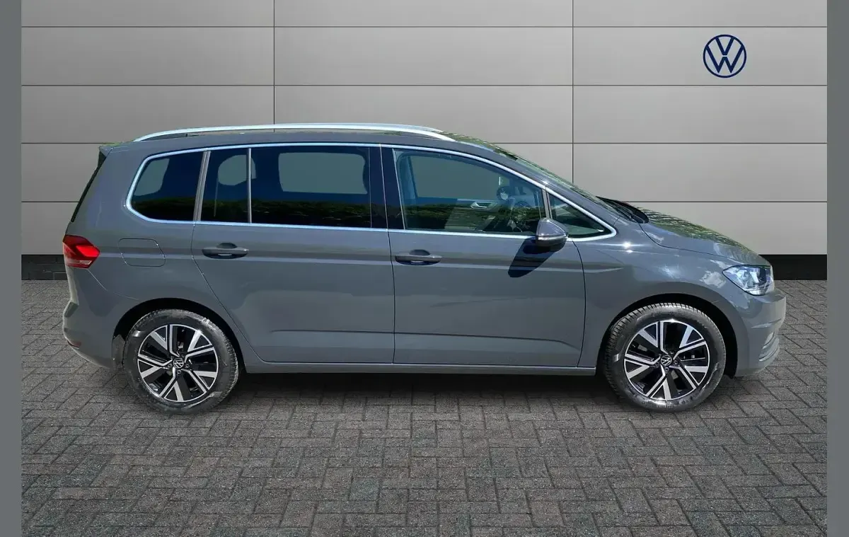 Used VW Touran SEL 150 HP (110 kW) 2020 Grey MPV