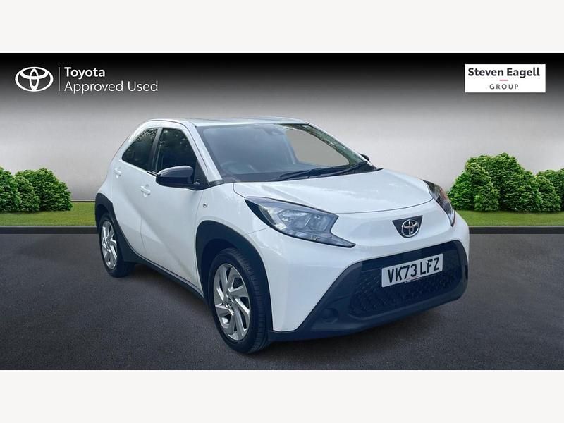 White Used 2023 Toyota Aygo X PURE SUV | £11,701 - Image 1/3