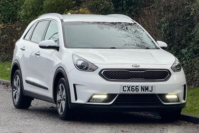 White Used 2016 Kia Niro SUV | £8,995 (A bit pricey) - Image 1/1