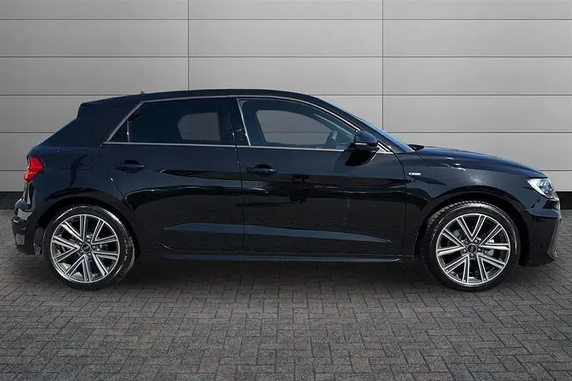 Begagnad Audi A1 S-Line 150 HK (110 kW) 2025 Svart SUV