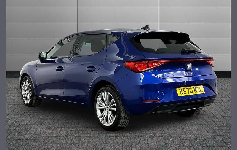 Begagnad Seat Leon SE Dynamic 108 HK (79 kW) 2021 Blå Halvkombi