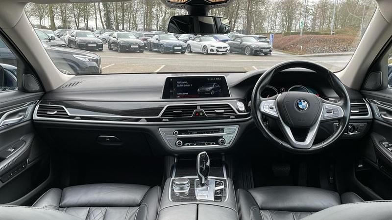 Used BMW 740 Exclusive 320 HP (235 kW) 2018 Blue Sedan