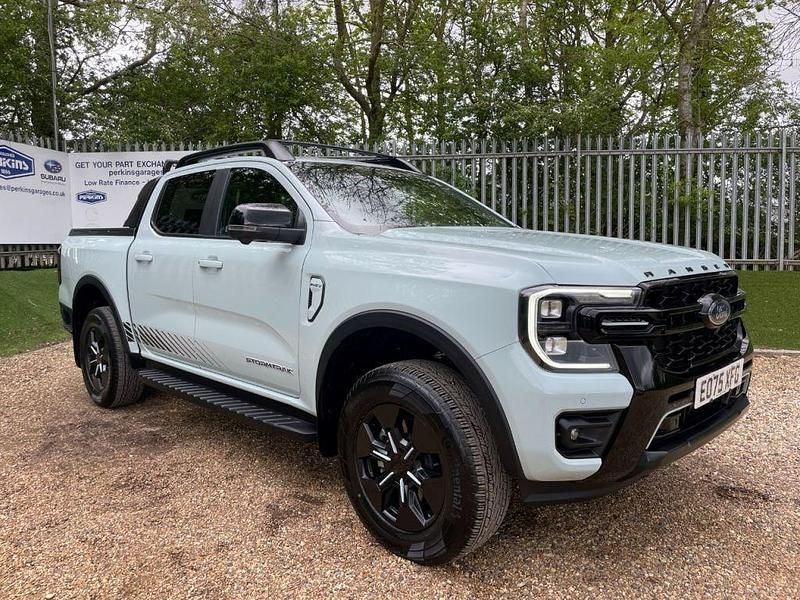 Begagnad Ford Ranger 281 HK (206 kW) 2025 Grå Pickup